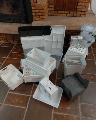 Vaschette, sgabelli e carrelli di plastica