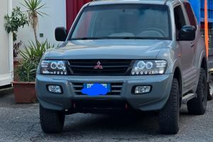 pajero v60 con gancio traino