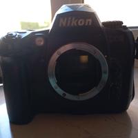 Nikon D 100