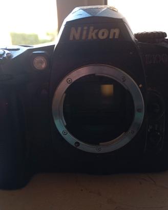 Nikon D 100