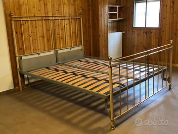 Letto matrimoniale in ottone Solmet