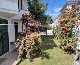 Villa singola con giardino,cantina e posto auto