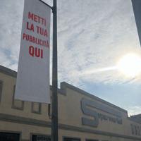 Gonfalone pubblicitario Olimpiadi 2026 Milano