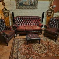 divano piu 2 poltrone e poggiapiedi chesterfield