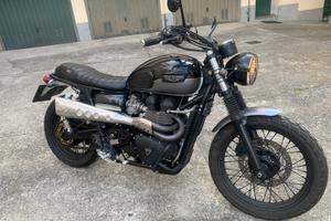 Triumph Bonneville T100 café Racer