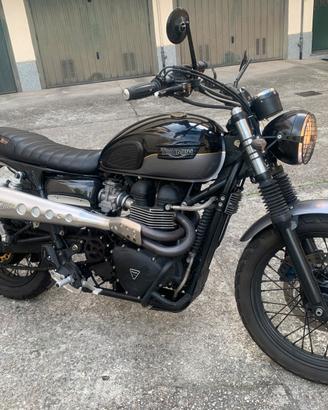 Triumph Bonneville T100 café Racer