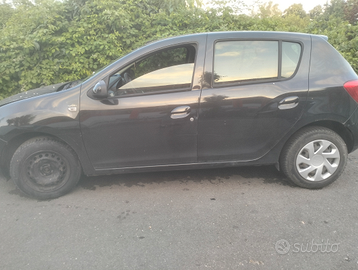 Dacia Sandero per operatori del settore