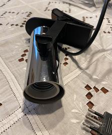 Faretto orientabile in metallo con pinza e