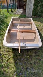 barca in vetroresina con motore elettrico