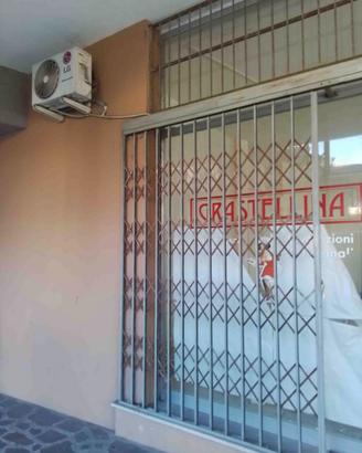 Negozio su due lati