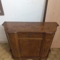 Mobile credenza