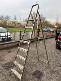 Scala in alluminio a forbice
