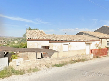 Villetta con terreno in C/DA San Giacomo (RG)