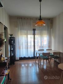 Bilocale in quartiere Po con box e cantina