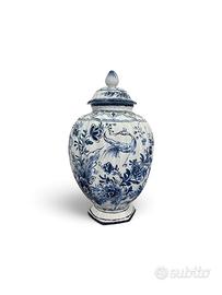 Vaso in ceramica con coperchio