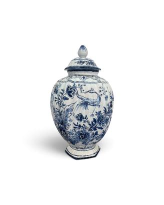 Vaso in ceramica con coperchio