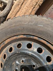 Pneumatico chiodati con cerchio 195/65 r15