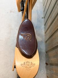Bicicletta in legno senza pedali