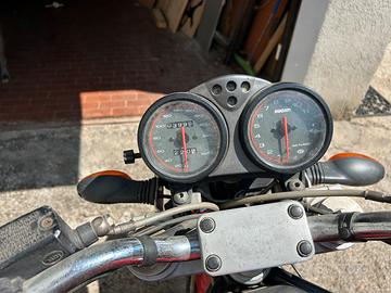 ducati monster 2001