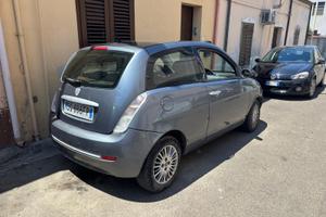 Lancia y
