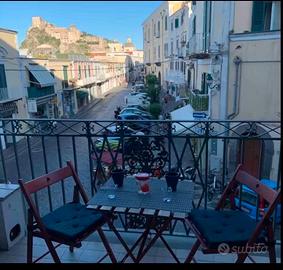 Appartamento sul corso di ischia ponte