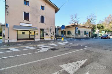 Locale commerciale - Valeggio sul Mincio