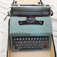 Macchina da scrivere olivetti 