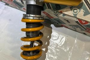 Mono Ohlins corpo in ergal per Aprilia Rsv/Tuono