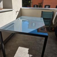 Tavolo da esterno in vetro 