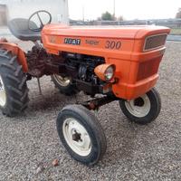 trattore Fiat 300