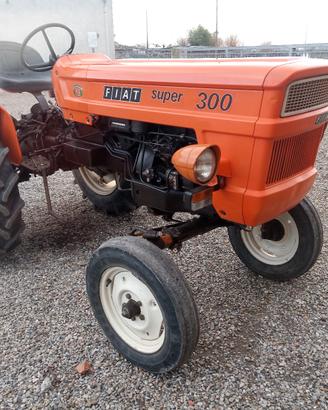 trattore Fiat 300