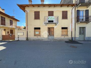 CASA SEMINDIPENDENTE A PAESANA