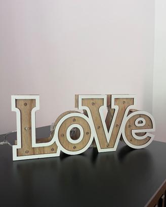 Scritta luminosa Love