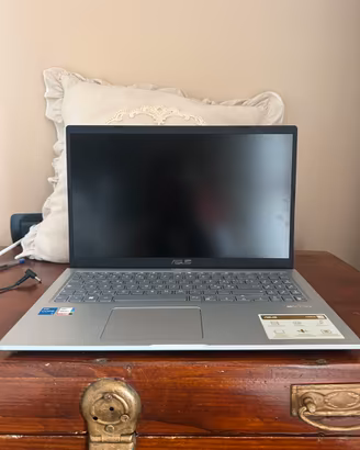 ASUS Vivobook 15. Praticamente nuovo!