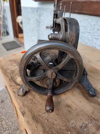 macchina da cucire antica 