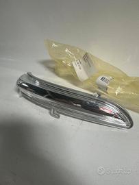 FANALE RETROVISORE SX PEUGEOUT 208-2008- C3