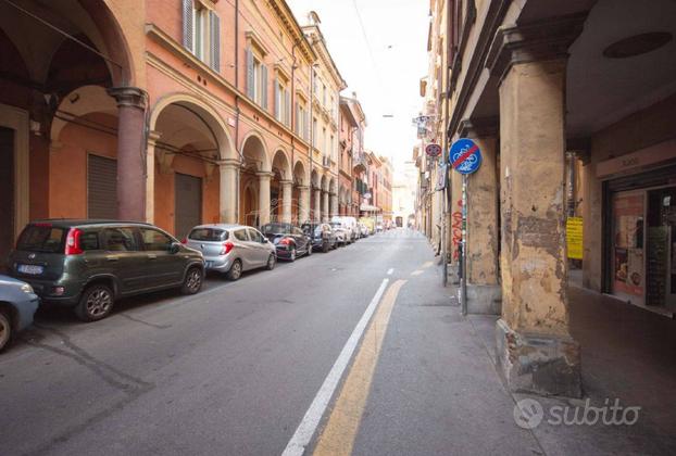 Deposito a Bologna Via San Vitale 1 locali