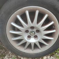 rote alfa romeo un buono stato