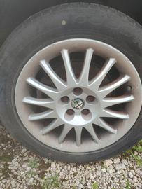 rote alfa romeo un buono stato