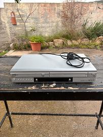Combo lettore DVD e videoregistratore VHS  LG
