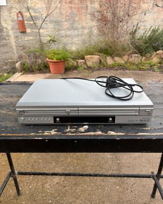 Combo lettore DVD e videoregistratore VHS  LG