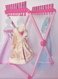 Appendiabiti di Barbie