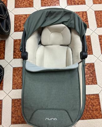 Carrozzina e passeggino Nuna piu borsa