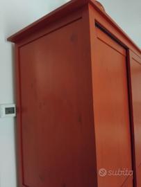 Armadio rosso opaco