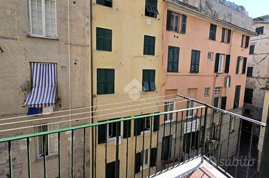 4 LOCALI A GENOVA