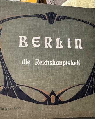 Antico libro fotografico di Berlino