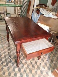 tavolo d'epoca in legno con apertura a libro