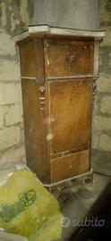 comodino antico 800