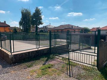 Posto auto/moto in area privata