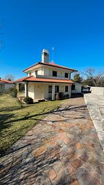 Villa a Duino vista mare e castello (Trieste)